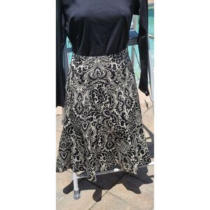 Ann Taylor A-line Paisley Design knee-length lined skirt. Black & Cream Size O